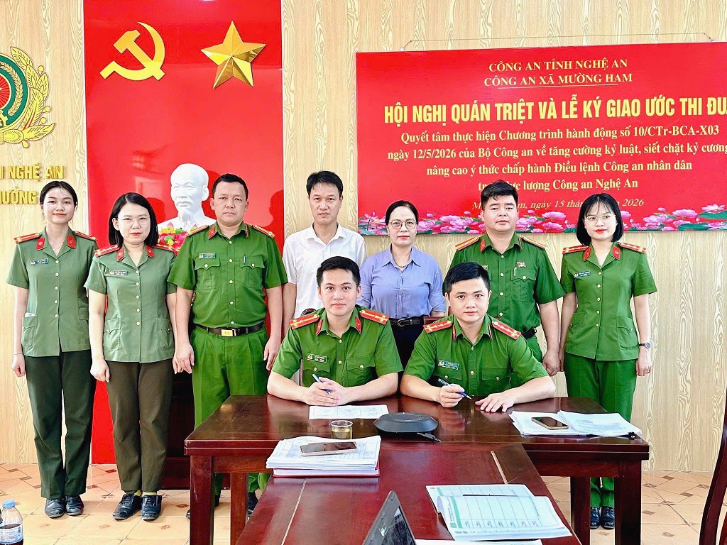 Công an xã tổ chức kí giao ước thi đua