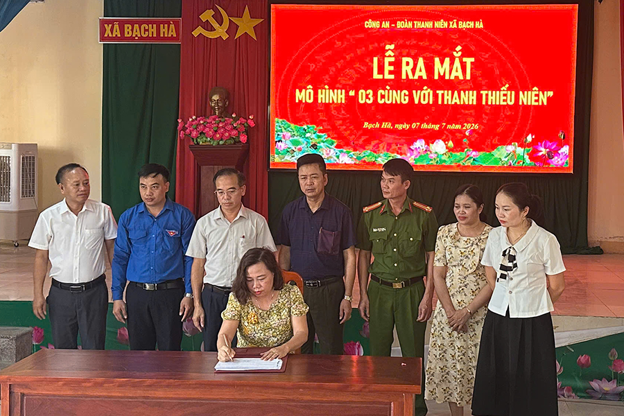 Ký cam kết thực hiện mô hình