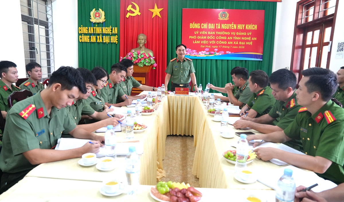 Toàn cảnh buổi làm việc