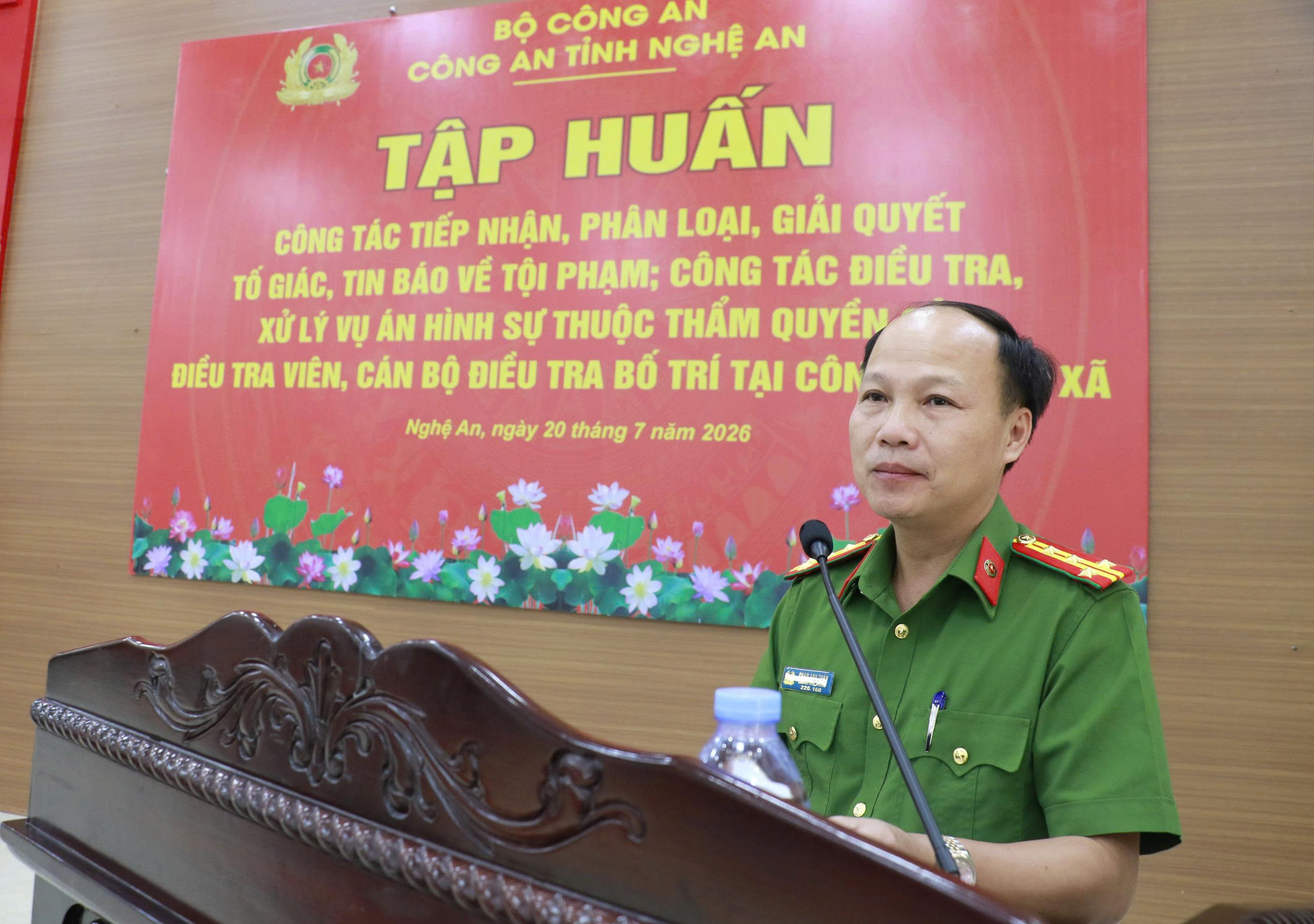 Đồng chí Đại tá Phạm Anh Tuấn, Chánh Văn phòng Cơ quan Cảnh sát điều tra Công an tỉnh phát biểu khai mạc