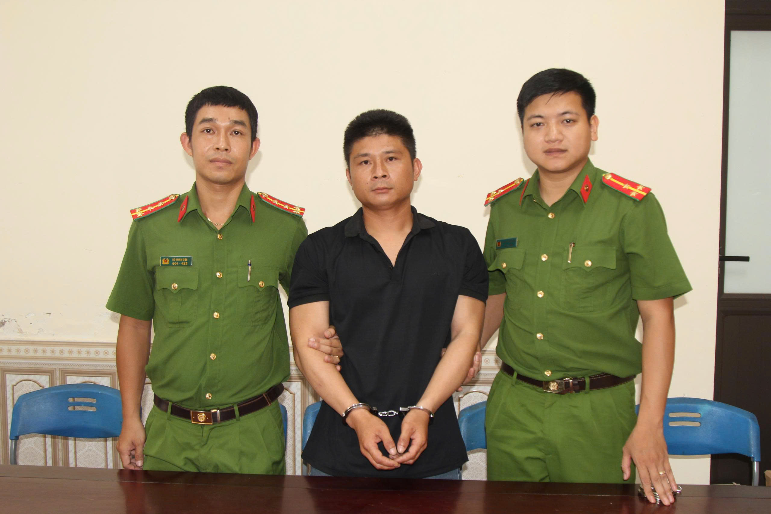 Đối tượng Quang Bính Tài tại Cơ quan Công an