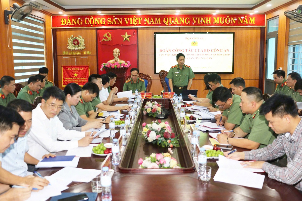 Toàn cảnh buổi làm việc