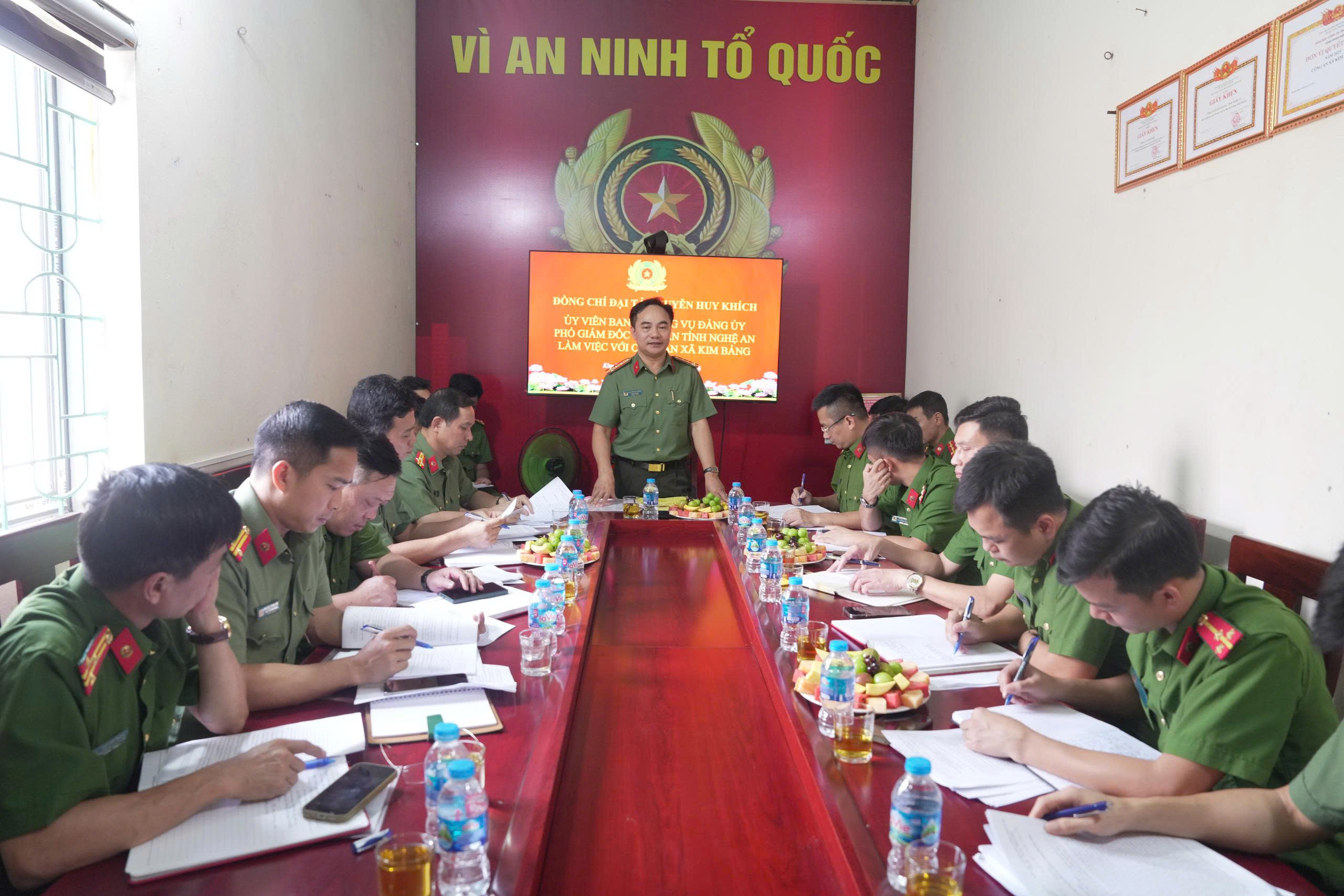 Toàn cảnh buổi làm việc