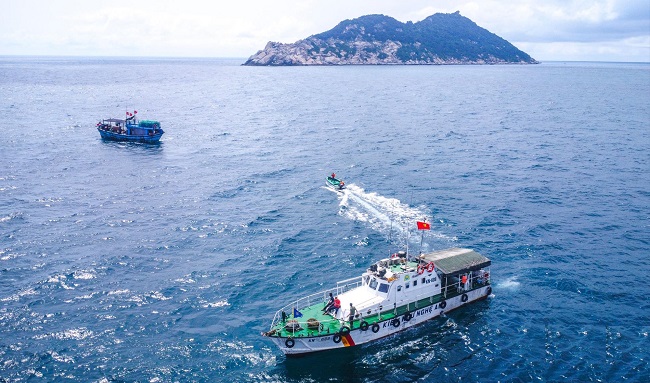 Lực lượng kiểm ngư Nghệ An tuần tra, kiểm soát tàu cá. Ảnh tư liệu: Thành Cường