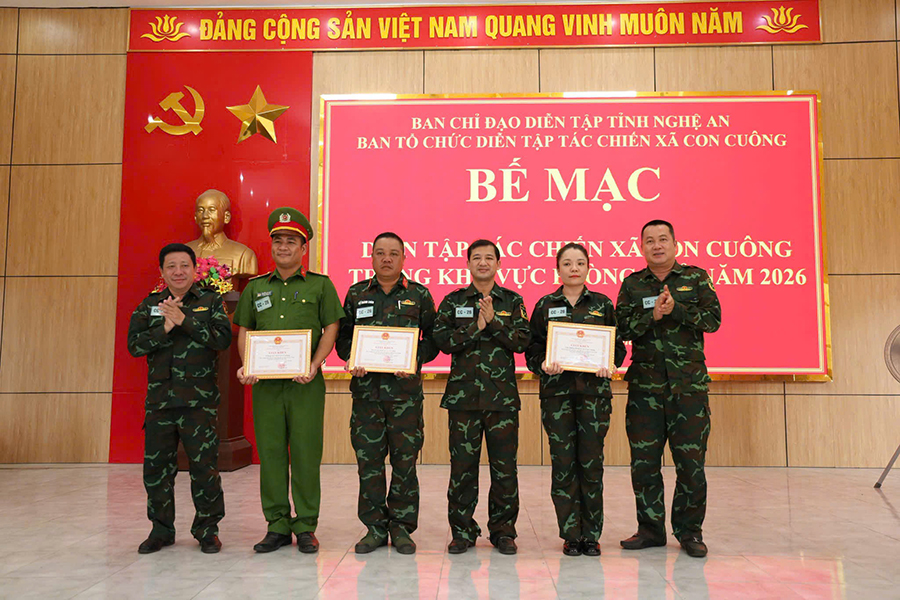 Hoàn thành diễn tập tác chiến trong khu vực phòng thủ năm 2026