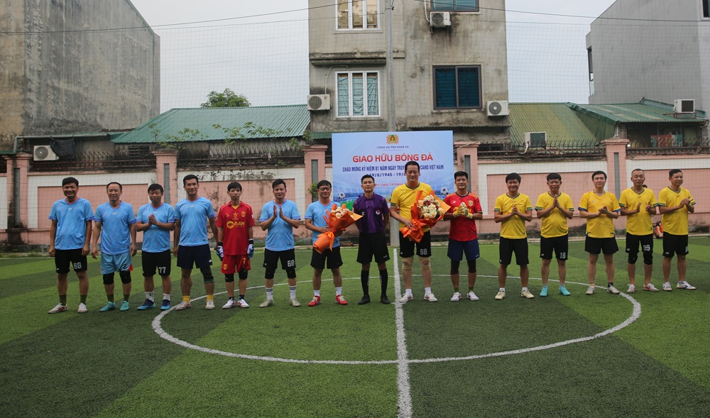 Sôi nổi giao hữu bóng đá kỷ niệm 81 năm Ngày truyền thống Công an nhân dân Việt Nam (19/8/1945 – 19/8/2026)