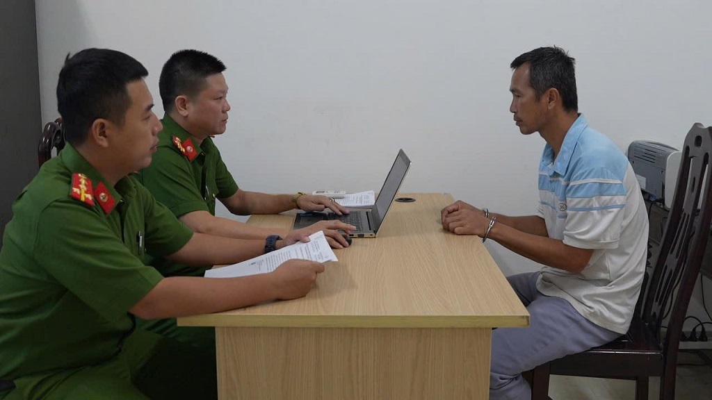 Khởi tố, bắt tạm giam đối tượng lừa đảo chiếm đoạt hơn 1 tỷ đồng bằng thủ đoạn bán một thửa đất cho nhiều người