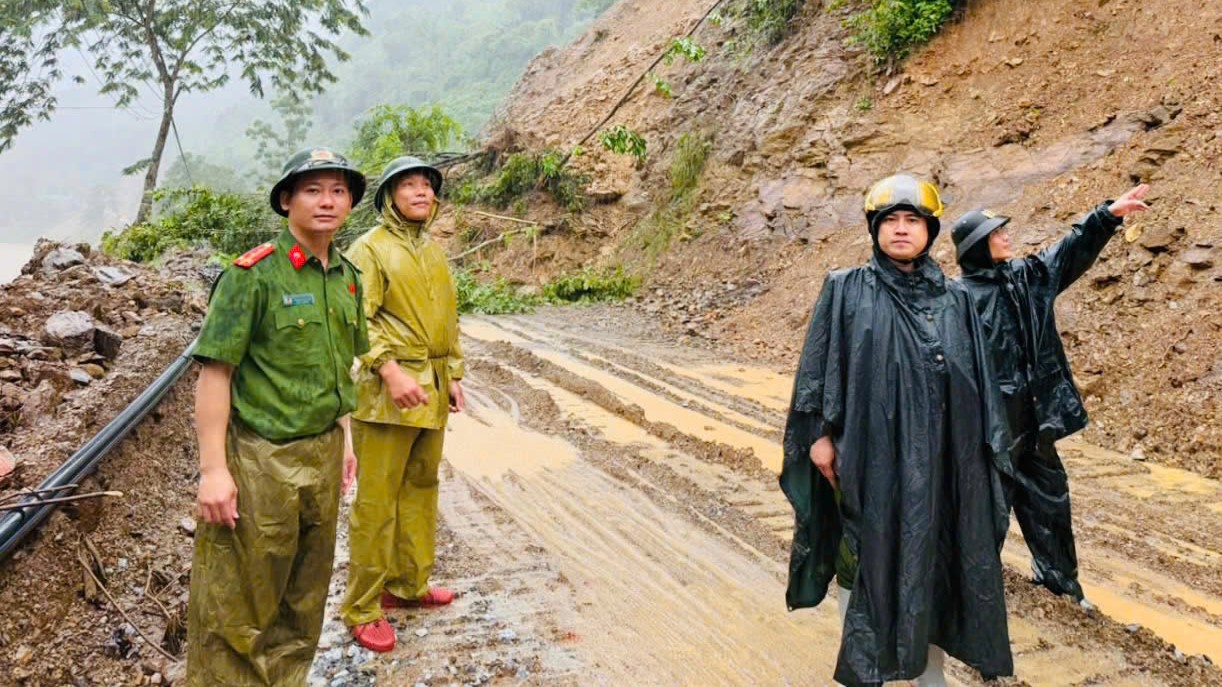 Công an các xã miền núi tỉnh Nghệ An chủ động ứng phó mưa lớn, phòng ngừa lũ quét, sạt lở