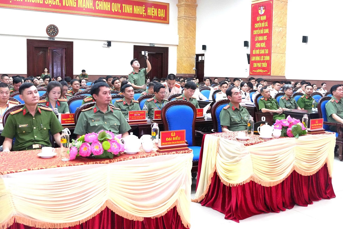 Đại biểu tham dự Hội thi