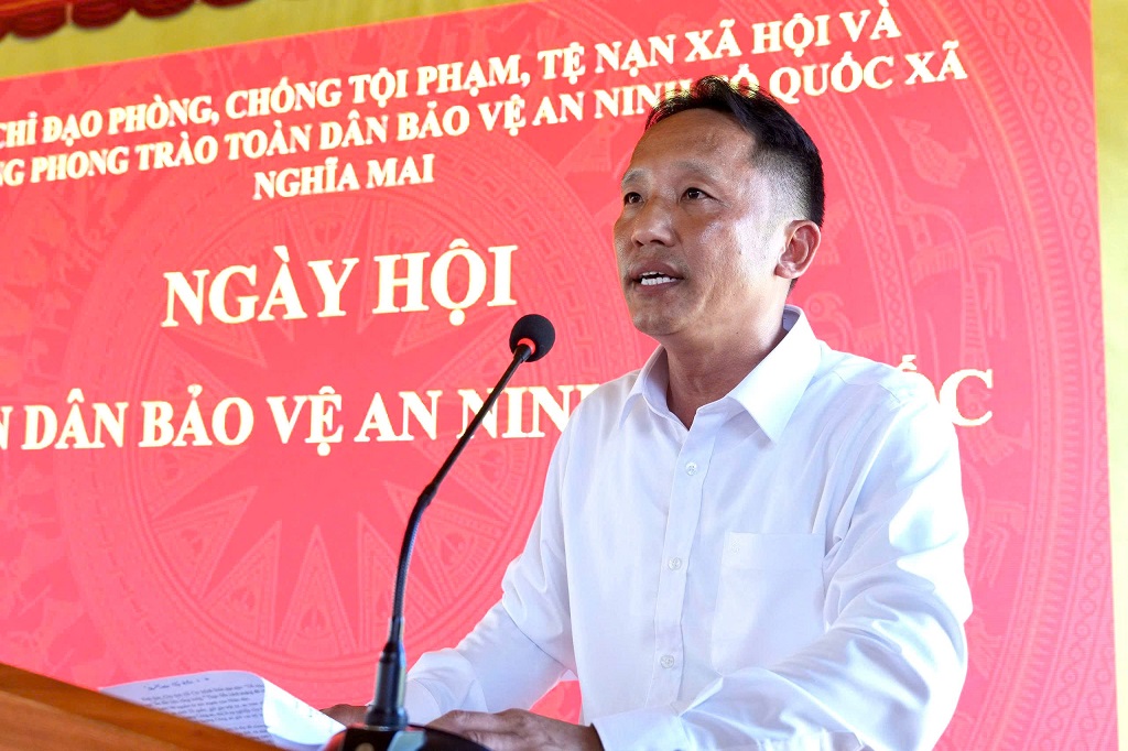 Đồng chí Nguyễn Song Hào, Phó Bí thư Đảng ủy, Chủ tịch UBND xã phát biểu