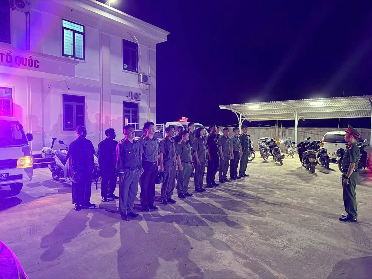 Công an xã Tam Thái tuần tra vũ trang ban đêm, phòng ngừa vi phạm