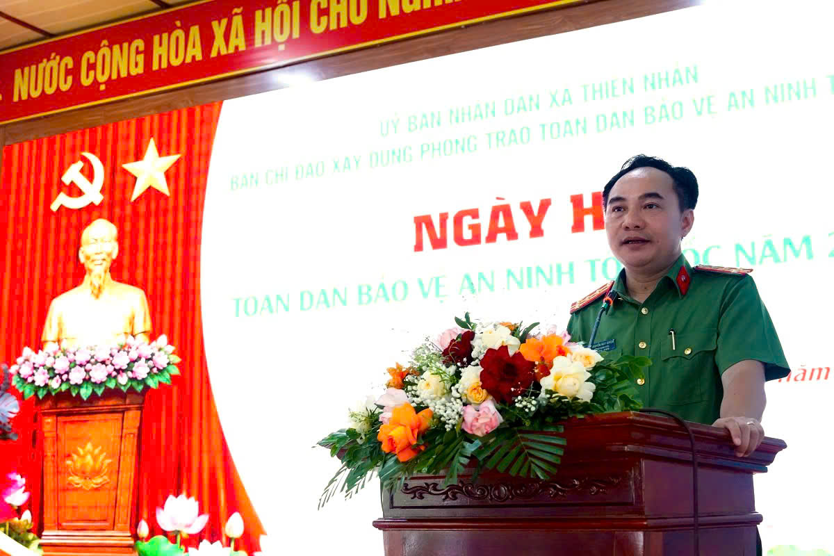 Đồng chí Đại tá Nguyễn Huy Khích, Ủy viên Ban Thường vụ Đảng ủy, Phó Giám đốc Công an tỉnh phát biểu