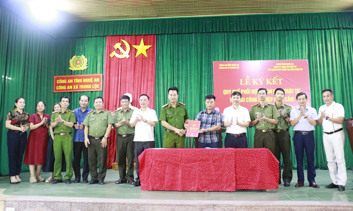 Công an xã Trung Lộc và Công ty TNHH MTV đầu tư xây dựng phát triển hạ tầng Nghệ An ký kết quy chế phối hợp về an ninh trật tự tại Khu công nghiệp Nam Cấm