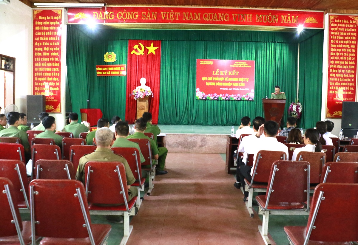 Toàn cảnh lễ ký kết