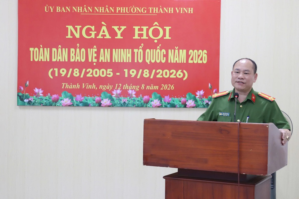 Đồng chí Thượng tá Trần Văn Đoan, Trưởng Công an phường Thành Vinh phát biểu tại Ngày hội