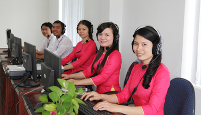 Nhân viên Sàn giao dịch công nghệ trực tuyến tỉnh luôn sẵn sàng hỗ trợ các tổ chức, cá nhân tham gia giao dịch trên sàn. 