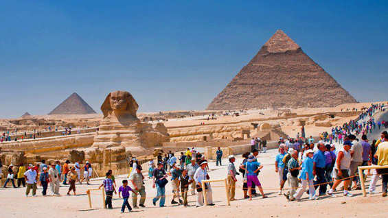 Tham quan Kim Tự Tháp là một trong những trải nghiệm  thú vị trong tour đến Ai Cập.
