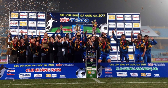 Quảng Nam FC lần đầu giành Siêu cúp quốc gia.