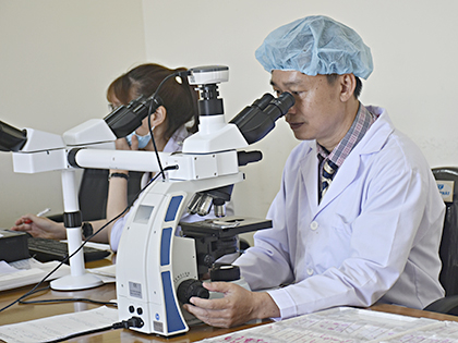 Y, bác sĩ làm việc tại Phòng xét nghiệm Bệnh viện Bà Rịa. 