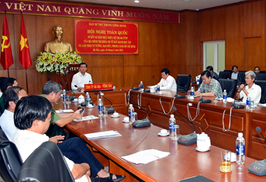 Các đại biểu dự hội nghị tại điểm cầu Tỉnh ủy.