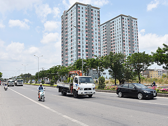 Hạ tầng giao thông tại TX.Phú Mỹ cơ bản được đầu tư đồng bộ.  Trong ảnh: Tuyến QL 51 nối TX.Phú Mỹ với các địa phương trong tỉnh và các tỉnh, thành trong khu vực Đông Nam bộ. Ảnh: THANH TRÍ