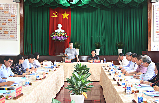 Chiều 31-5, Đoàn kiểm tra của Tỉnh ủy do đồng chí Nguyễn Văn Đồng, Ủy viên Ban Thường vụ Tỉnh ủy, Trưởng Ban Dân vận Tỉnh ủy làm Trưởng đoàn đã làm việc với Ban Thường vụ Thành ủy Vũng Tàu về việc thực hiện Nghị quyết số 01-NQ/TU