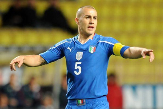 Trung vệ, đội trưởng Cannavaro - cầu thủ xuất sắc nhất thế giới tại World Cup 2006.