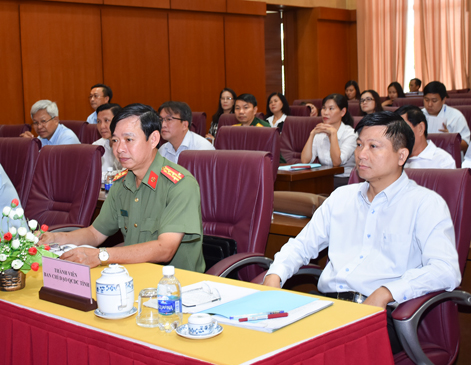 Đồng chí Trần Văn Tuấn, Tỉnh ủy viên, Phó Chủ tịch HĐND tỉnh tham dự hội nghị. 