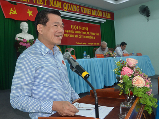 Đồng chí Nguyễn Hồng Lĩnh, Uỷ viên Trung ương Đảng, Bí thư Tỉnh uỷ, Chủ tịch HĐND tỉnh phát biểu tại buổi tiếp xúc với cử tri phường 3, TP.Vũng Tàu vào ngày 7-6-2018. Ảnh: MINH NHÂN