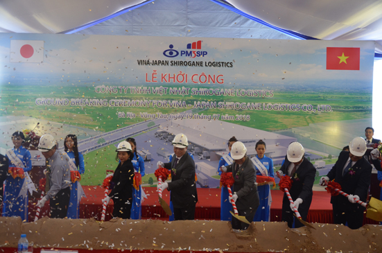 Các đại biểu thực hiện nghi thức động thổ dự án VJS