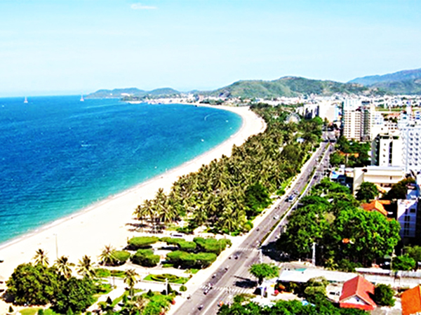 Một góc bãi biển Trần Phú - Nha Trang.