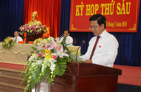 Đồng chí Bùi Chí Thành, Ủy viên Dự khuyết Trung ương Đảng, Bí thư Huyện ủy, Chủ tịch HĐND huyện phát biểu khai mạc Kỳ họp.