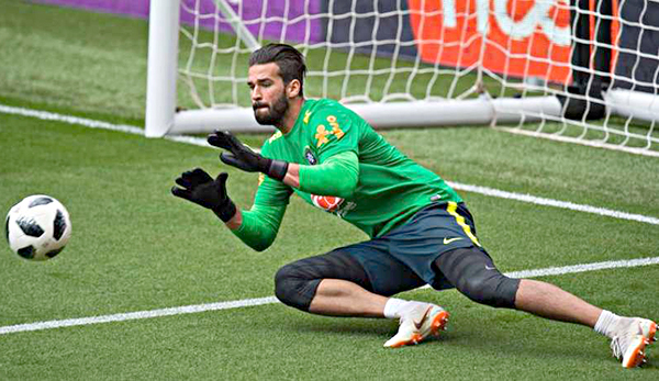 Liverpool đã phải trả cho AS Roma tới 62,5 triệu euro để có được thủ thành Alisson.