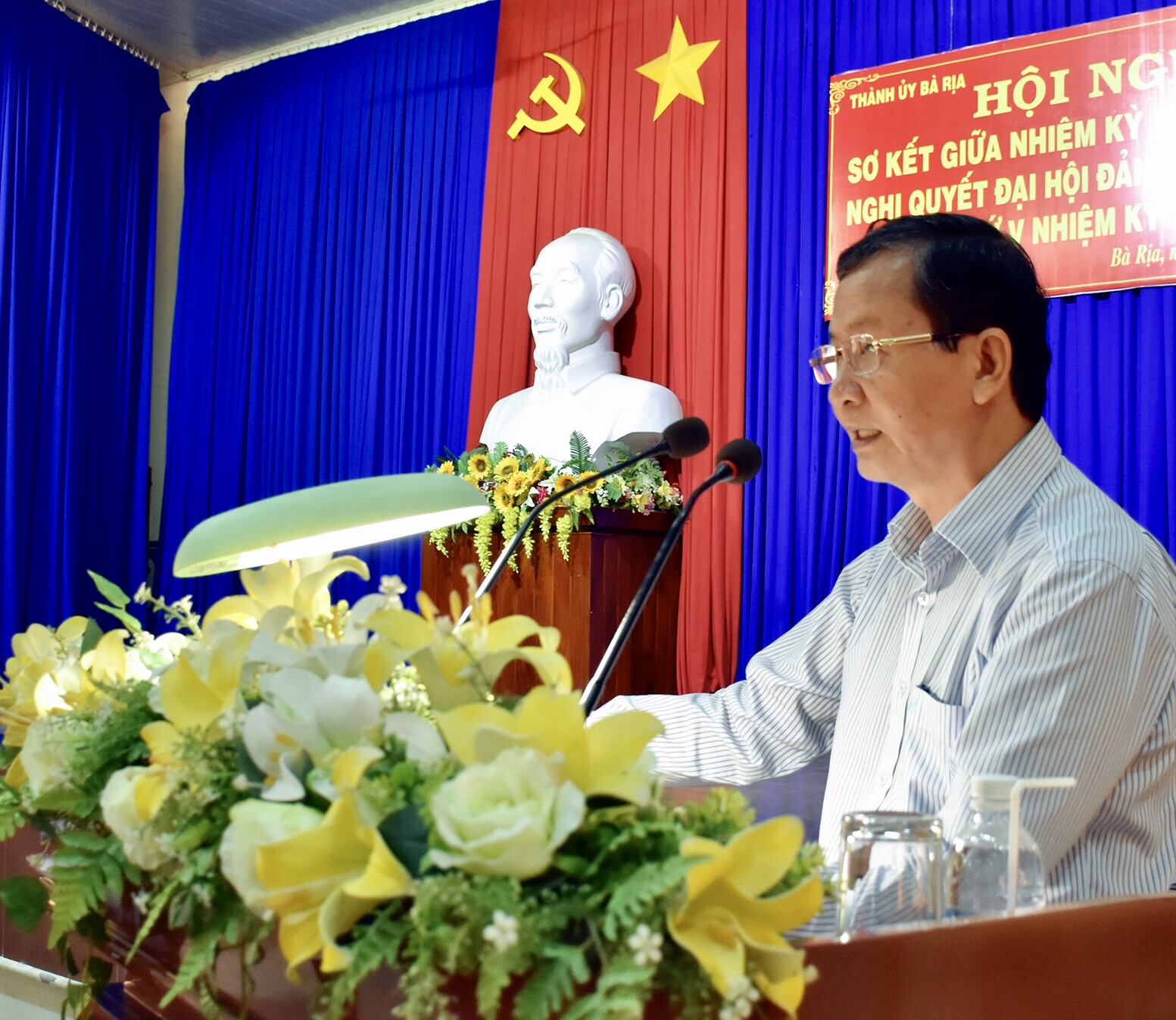 Đồng chí Lương Trí Tiên, Ủy viên Ban Thường vụ Tỉnh ủy, Bí thư Thành ủy, Chủ tịch HĐND TP. Bà Rịa phát  biểu khai mạc hội nghị.