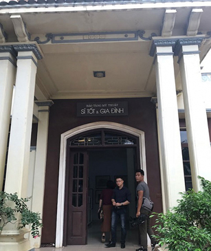 Bảo tàng Sĩ Tốt và Gia đình.