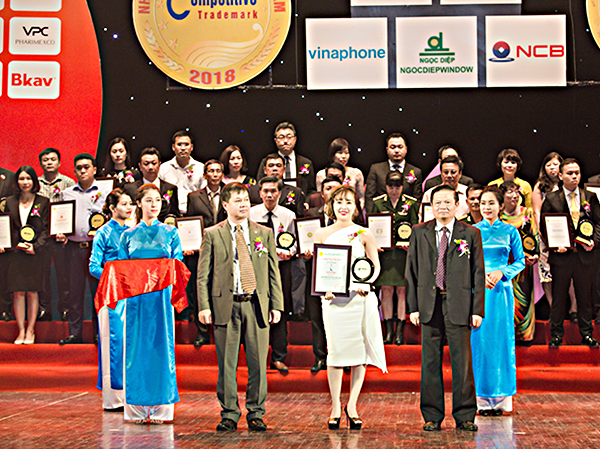 Ngọc Dung xuất sắc xuất hiện trong “Top 50 thương hiệu nổi tiếng Việt Nam 2018”