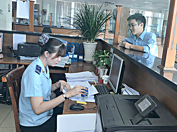 DN làm thủ tục thanh ký hàng qua cảng tại cảng TCIT. 