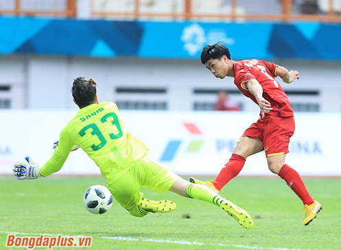 Sau 2 pha phạt đền hỏng, Công Phượng đã chuộc lỗi bằng bàn thắng nâng tỷ số lên 3-0. Ảnh: bongdaplus.