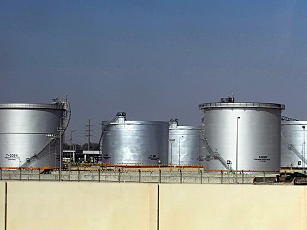 Bể chứa dầu tại một cơ sở khai thác dầu ở Dammam, cách thủ đô Riyadh của Saudi Arabia 450km về phía đông. 