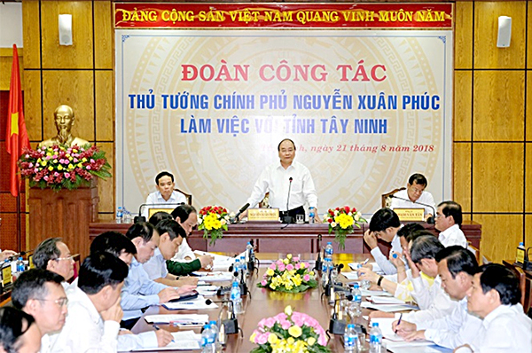 Thủ tướng Nguyễn Xuân Phúc phát biểu tại buổi làm việc.