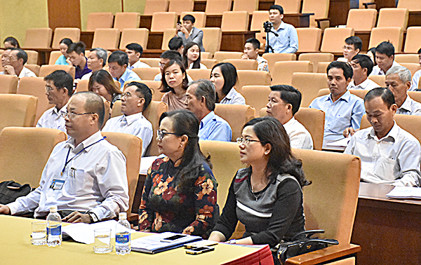 Các đại biểu dự hội nghị.