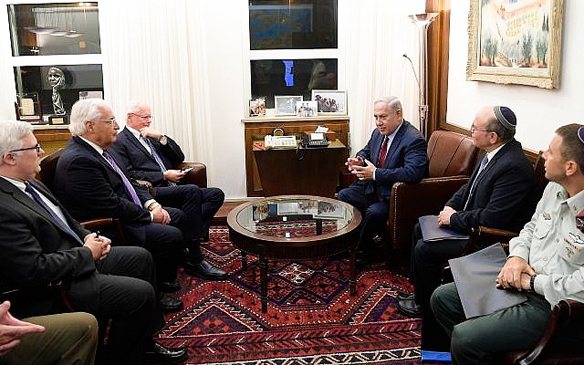 Thủ tướng Benjamin Netanyahu gặp Đại diện đặc biệt của Mỹ về các vấn đề Syria, James Jeffrey, tại Jerusalem.  