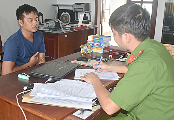 Đối tượng Đỗ Như Dũng tại cơ quan công an.