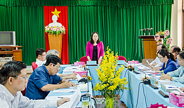 Đồng chí Nguyễn Thị Yến, Phó Bí thư Thường trực Tỉnh ủy, Trưởng Đoàn đại biểu Quốc hội tỉnh, Trưởng BCĐ thực hiện Quy chế dân chủ ở cơ sở tỉnh phát biểu kết luận tại buổi làm việc với BCĐ thực hiện Quy chế dân chủ ở cơ sở TP.Bà Rịa. Ảnh: MẠNH THẮNG