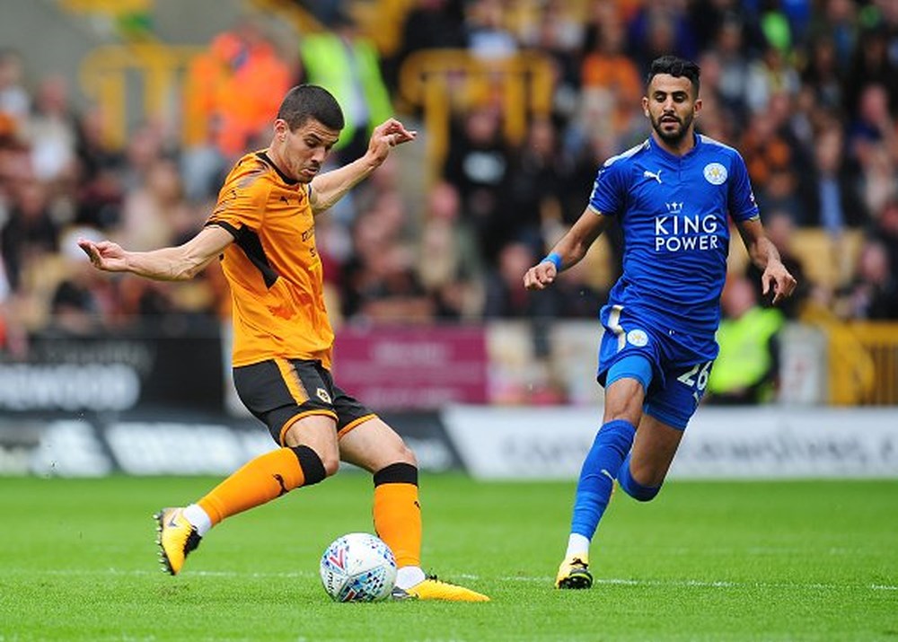 Ruben Neves (trái) hiện đang là đích ngắm  của M.U