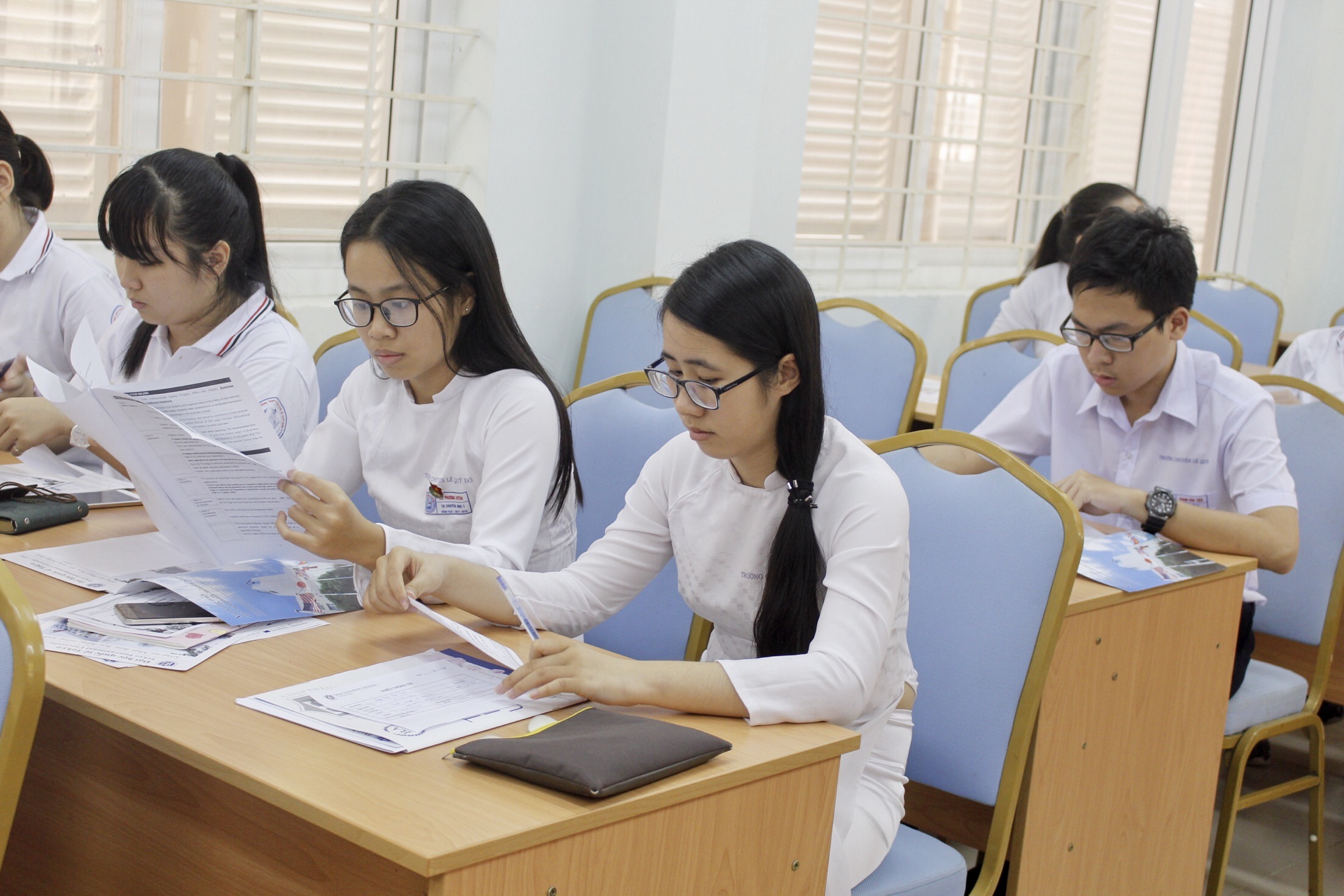 HS Trường THPT Chuyên Lê Quý Đôn tìm hiểu các mức học bổng tại Trường ĐH Quốc tế Tokyo.