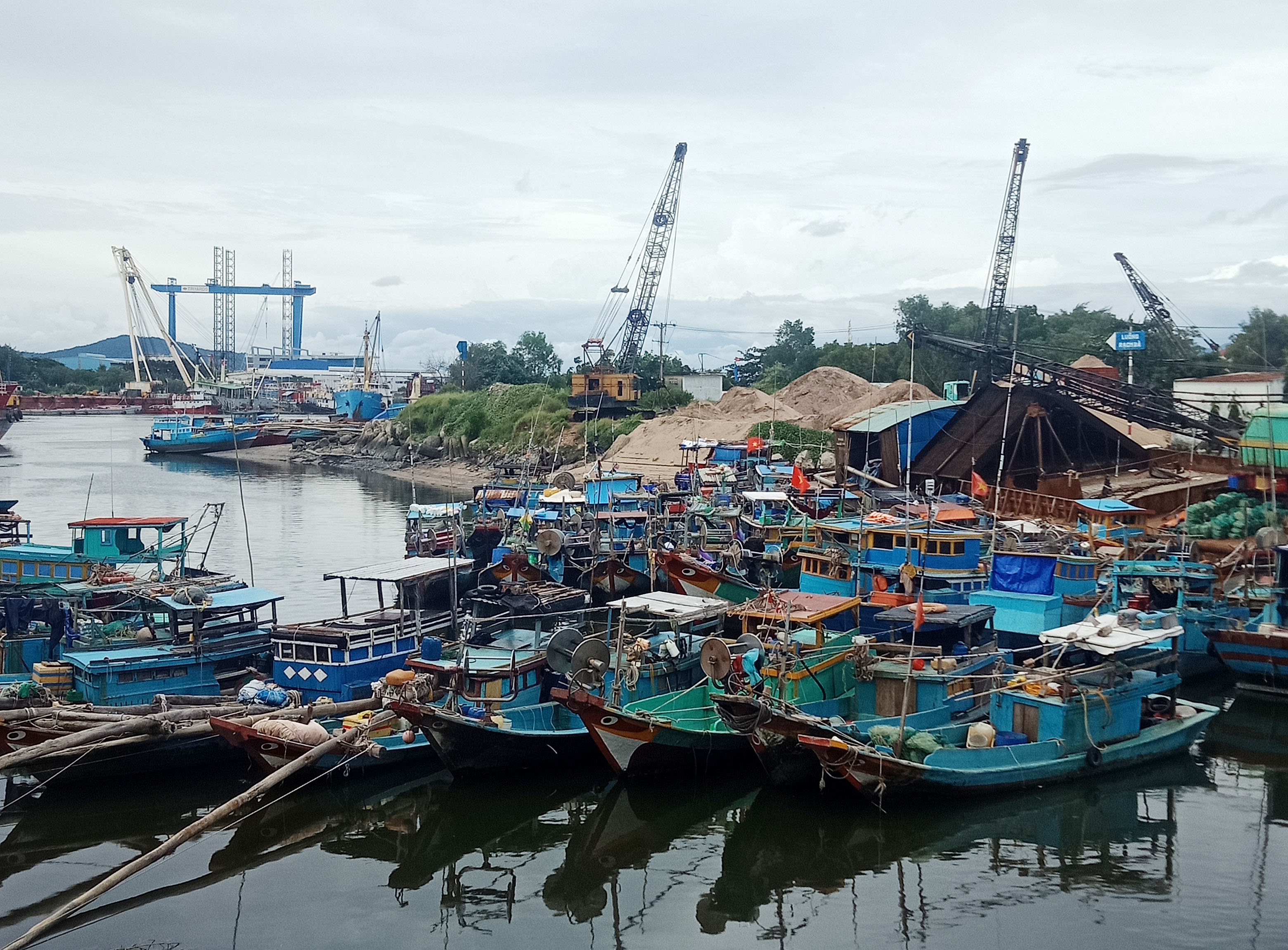 Khu vực trước cầu Rạch Bà - nơi chiếc ghe xuất phát bị nạn.