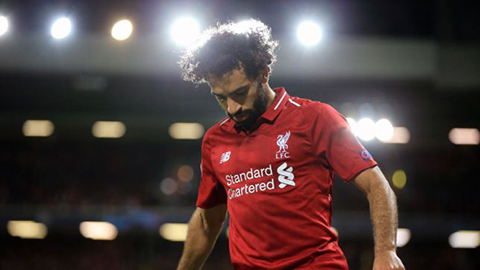 Mohamed Salah tỏ ra thất vọng sau trận đấu với PSG.