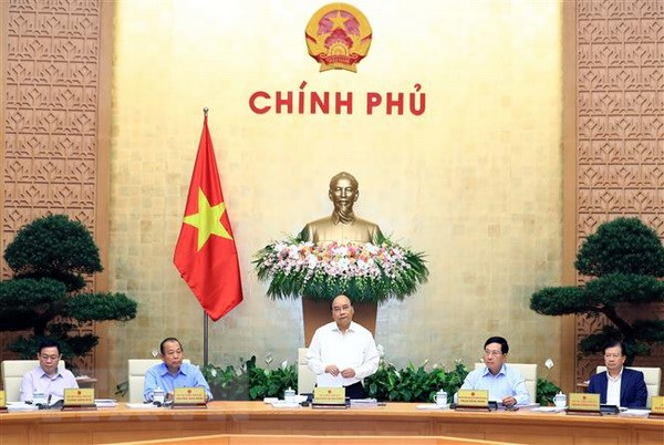 Thủ tướng Nguyễn Xuân Phúc phát biểu tại phiên họp.