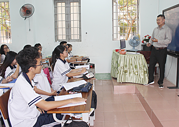 Tiết học Tiếng Anh của học sinh lớp 12, Trường THPT Vũng Tàu.